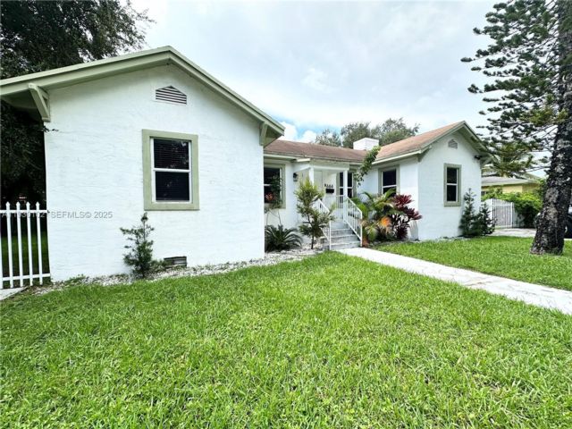  4 BR,  2.00 BTH &nbsp; style home in Miami