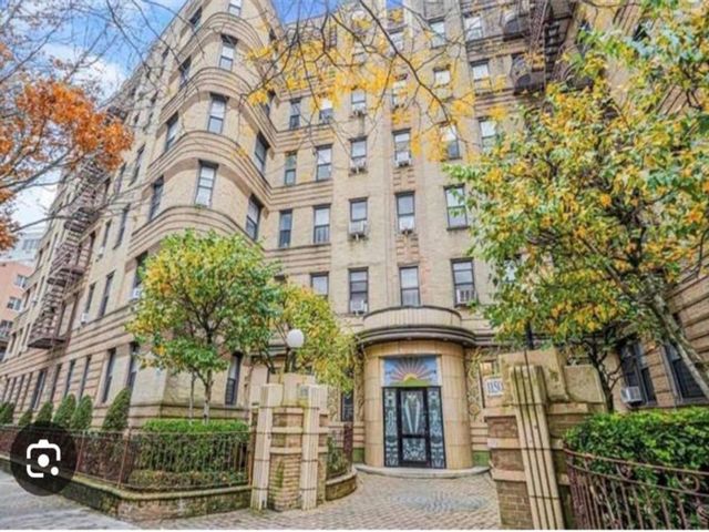  1 BR,  1.00 BTH &nbsp;Co-op style home in Brighton Beach