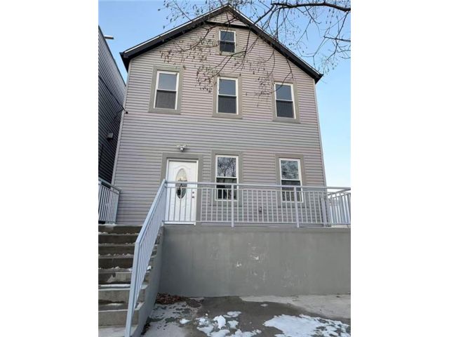  3 BR,  3.00 BTH &nbsp;Single family style home in Stapleton