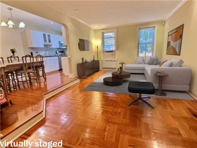  2 BR,  2.00 BTH &nbsp;Co-op style home in Bay Ridge