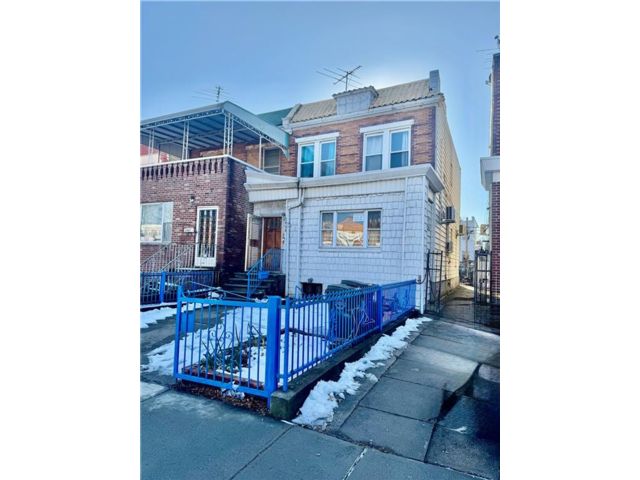 Studio,  0.00 BTH &nbsp;Multi-family style home in Bensonhurst