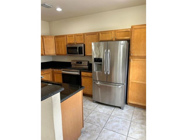  4 BR,  3.00 BTH &nbsp; style home in Miami