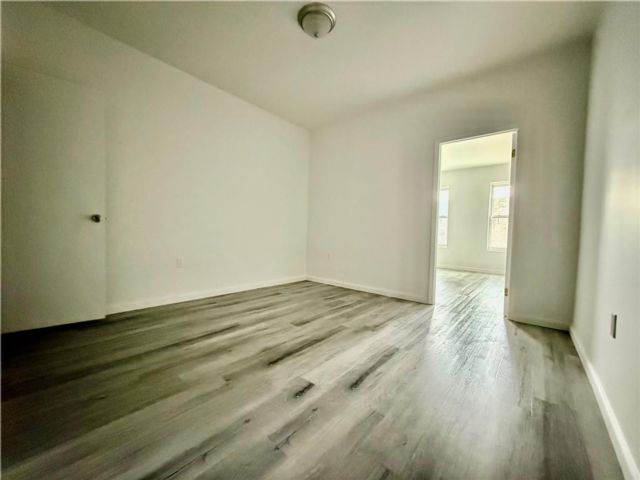  3 BR,  1.00 BTH &nbsp;Multi-family style home in Bensonhurst