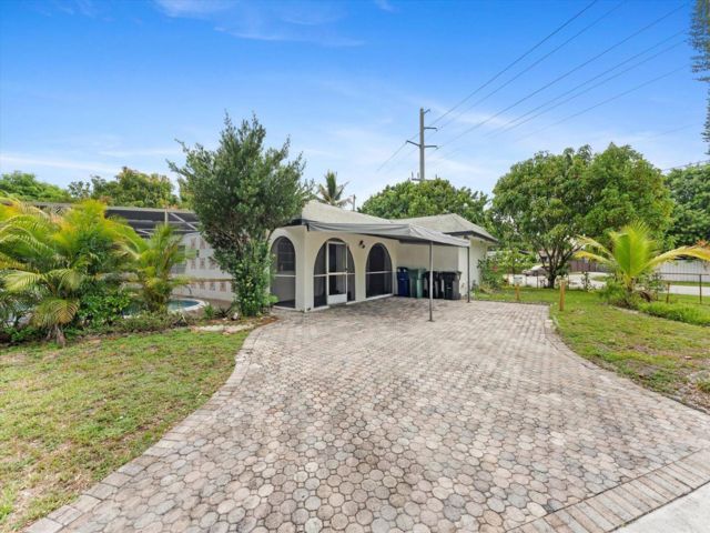  4 BR,  2.00 BTH &nbsp; style home in Fort Lauderdale