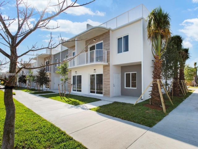 4 BR,  3.50 BTH &nbsp;Townhouse style home in Homestead