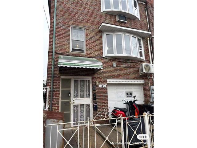 Studio,  0.00 BTH &nbsp;Multi-family style home in Dyker Heights