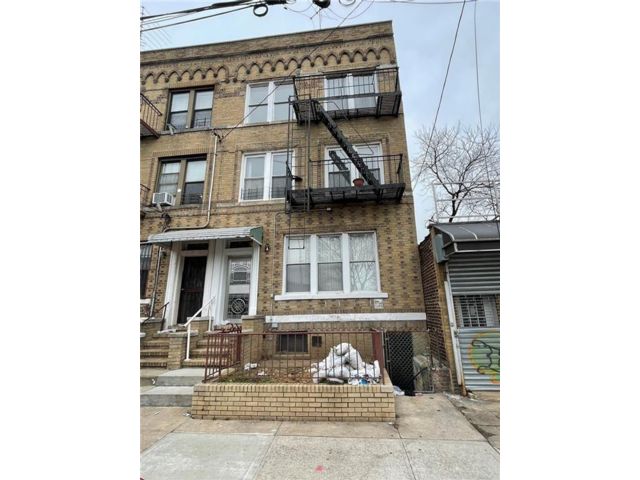 Studio,  0.00 BTH &nbsp;Multi-family style home in Bensonhurst