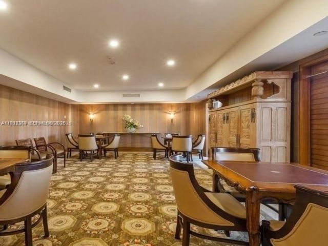  3 BR,  2.00 BTH &nbsp; style home in Aventura