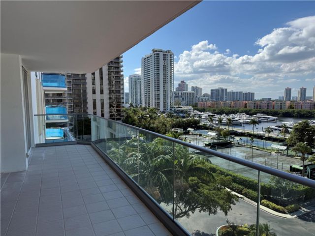  3 BR,  2.00 BTH &nbsp; style home in Aventura