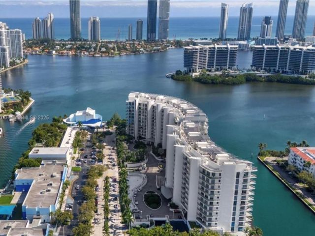  2 BR,  3.00 BTH &nbsp; style home in Aventura