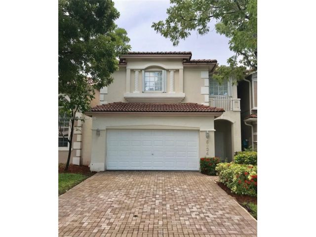  4 BR,  2.50 BTH &nbsp;Townhouse style home in Medley