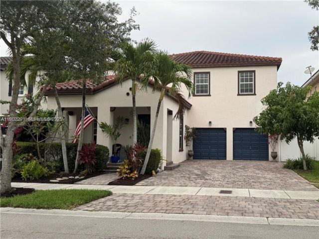  4 BR,  3.00 BTH &nbsp;European style home in Miami