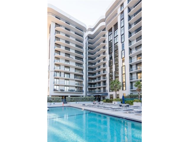  2 BR,  2.00 BTH &nbsp;Condo style home in Surfside