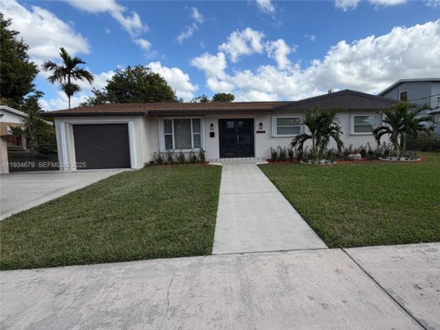  3 BR,  2.00 BTH &nbsp; style home in Miami