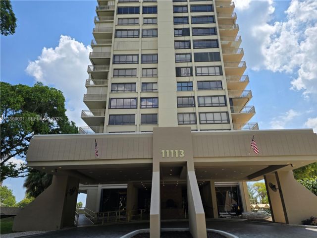 [Biscayne Park Real Estate, listing number 3326154]