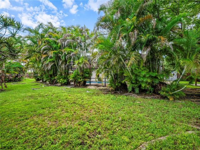  4 BR,  2.00 BTH &nbsp; style home in Miami