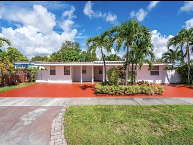  3 BR,  2.00 BTH &nbsp; style home in Miami