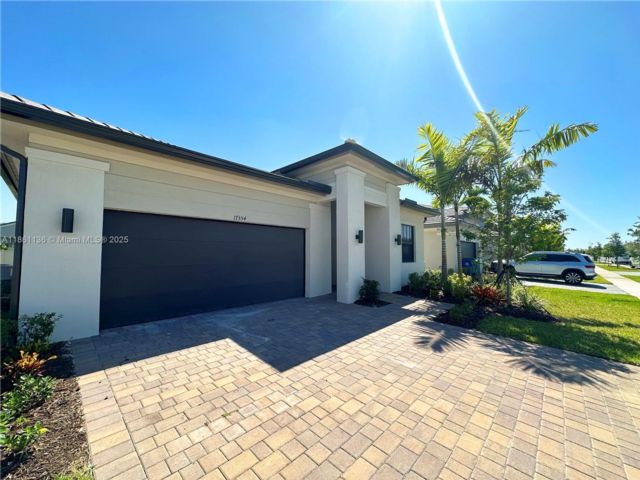  5 BR,  3.00 BTH &nbsp;European style home in Miramar