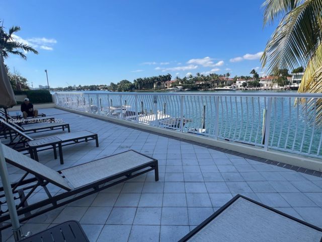  2 BR,  2.00 BTH &nbsp; style home in Miami