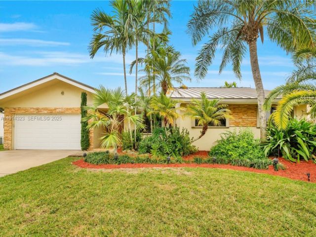  4 BR,  2.00 BTH &nbsp; style home in Miami