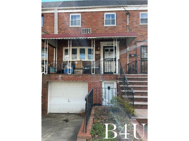  3 BR,  1.50 BTH &nbsp;Single family style home in Mill Basin