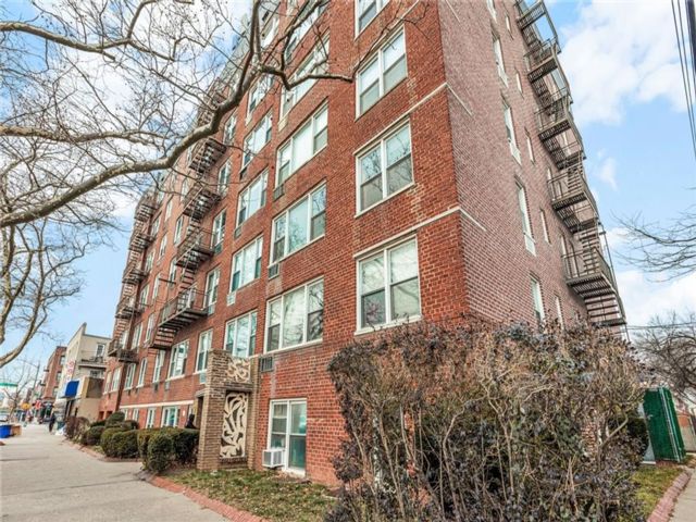  1 BR,  1.00 BTH &nbsp;Co-op style home in Sheepshead Bay