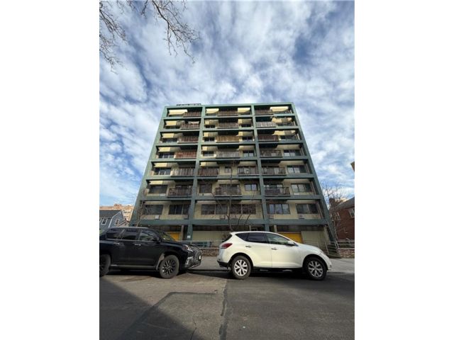  1 BR,  1.50 BTH &nbsp;Condominium style home in Brighton Beach