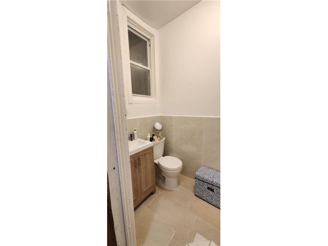  2 BR,  1.00 BTH &nbsp;Multi-family style home in Crown Heights