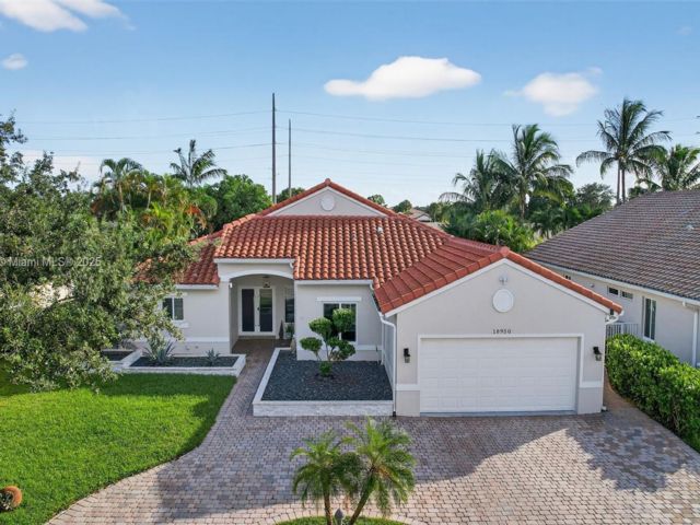  4 BR,  2.00 BTH &nbsp;European style home in Pembroke Pines