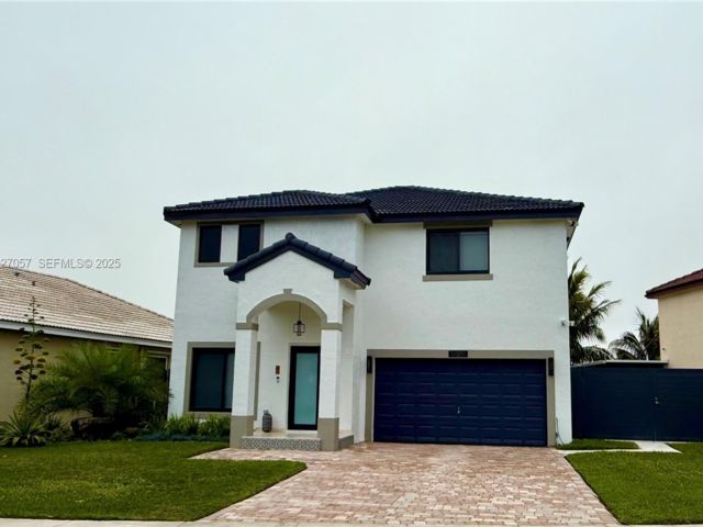  4 BR,  3.00 BTH &nbsp;European style home in Miami