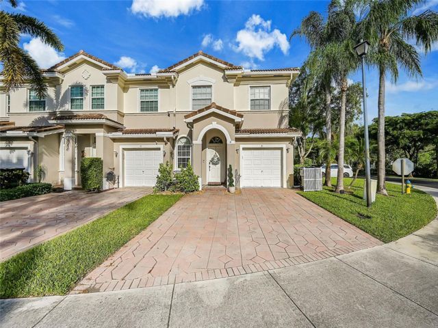  4 BR,  3.50 BTH &nbsp; style home in Delray Beach