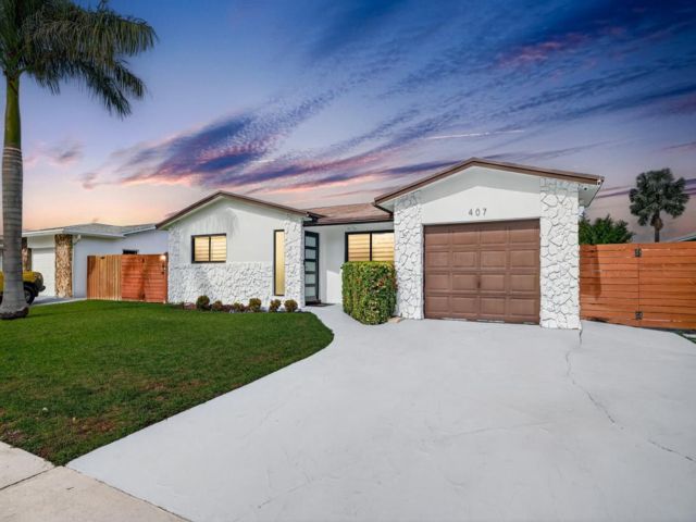  3 BR,  2.00 BTH &nbsp; style home in Dania