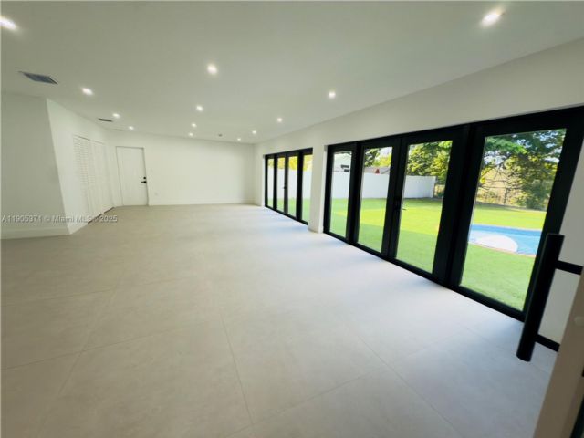  5 BR,  3.00 BTH &nbsp;European style home in Miami