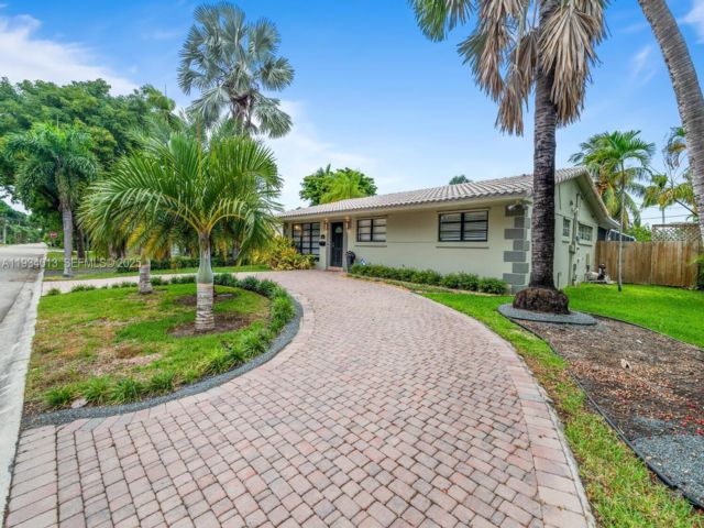  3 BR,  2.00 BTH &nbsp;European style home in Hollywood