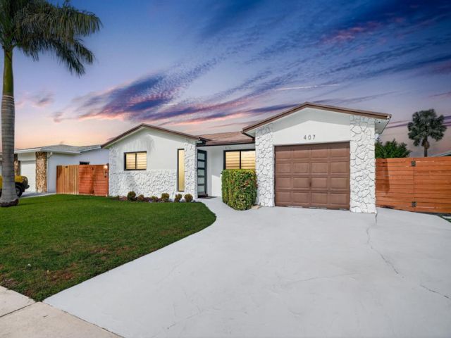  3 BR,  2.00 BTH &nbsp;European style home in Dania Beach