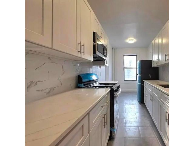  2 BR,  2.00 BTH &nbsp; style home in Kew Garden Hills