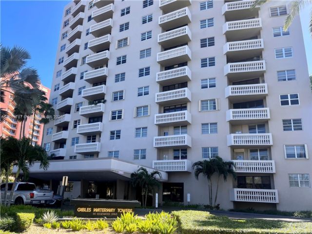  1 BR,  2.00 BTH &nbsp; style home in Coconut Grove