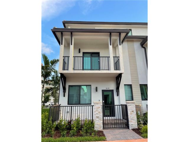  3 BR,  3.00 BTH &nbsp; style home in Medley