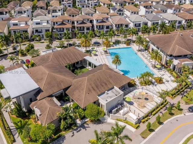  3 BR,  4.00 BTH &nbsp; style home in Medley