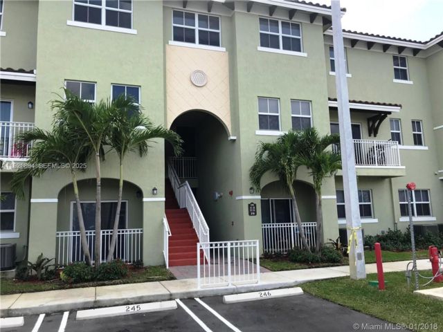  3 BR,  2.50 BTH &nbsp; style home in Miami