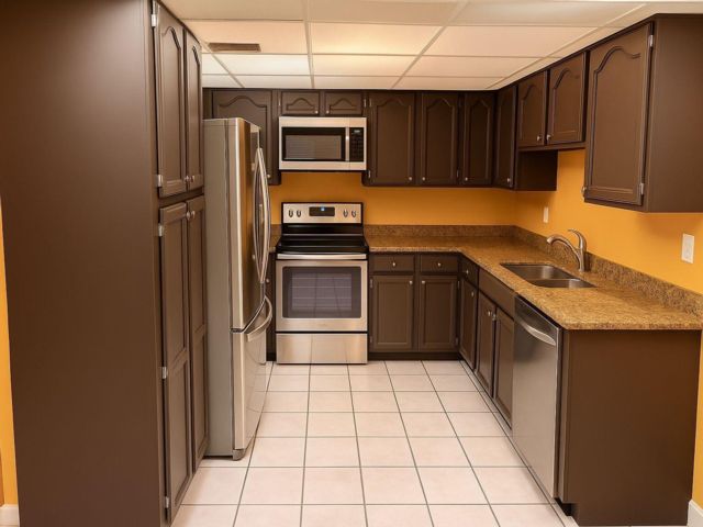  3 BR,  3.00 BTH &nbsp; style home in Miami