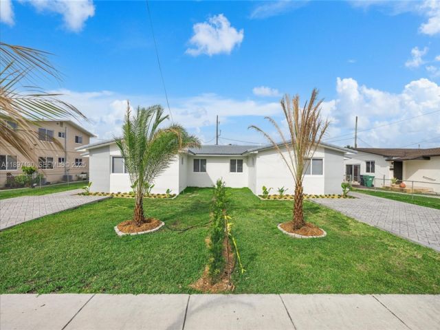  2 BR,  3.00 BTH &nbsp; style home in Miami