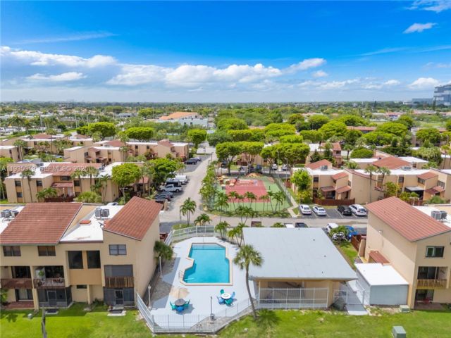  3 BR,  2.00 BTH &nbsp; style home in Miami