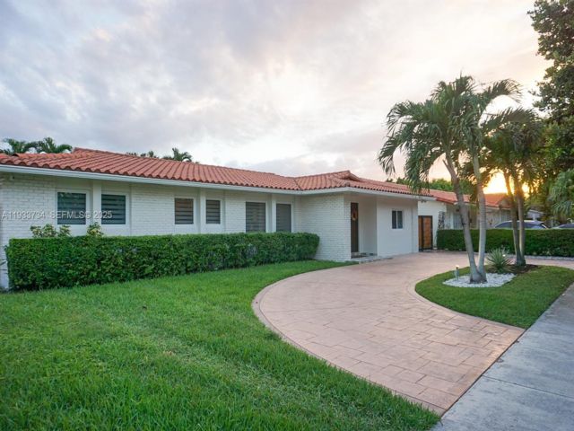  4 BR,  3.00 BTH &nbsp; style home in Miami