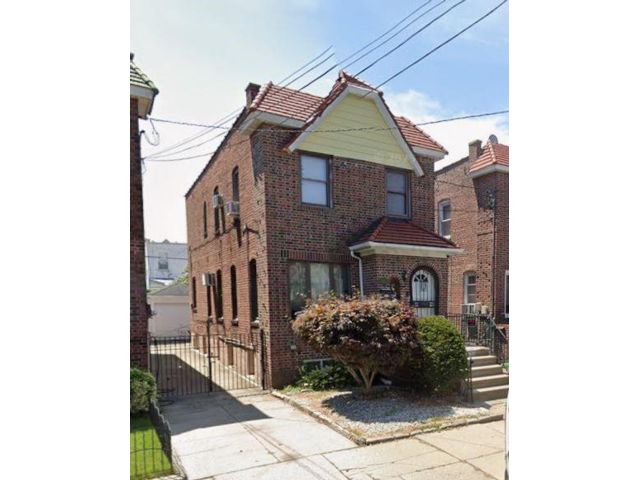  3 BR,  3.00 BTH &nbsp;Single family style home in Marine Park