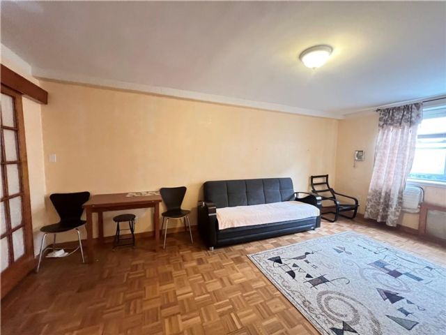 Studio,  1.00 BTH &nbsp;Co-op style home in Sheepshead Bay