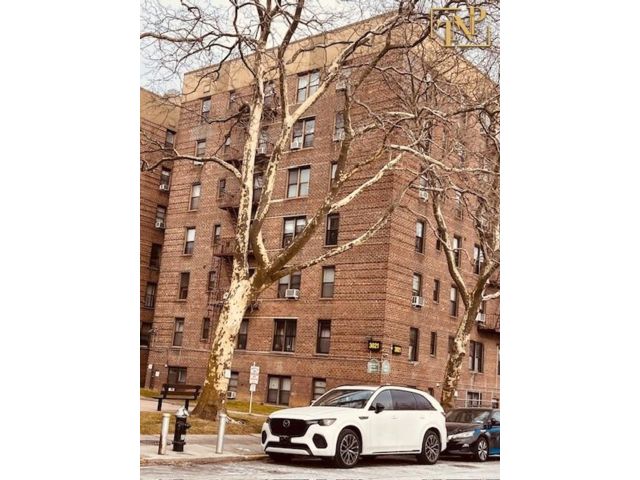  2 BR,  1.00 BTH &nbsp;Co-op style home in Sheepshead Bay