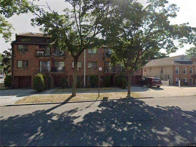  1 BR,  1.00 BTH &nbsp;Condominium style home in Canarsie