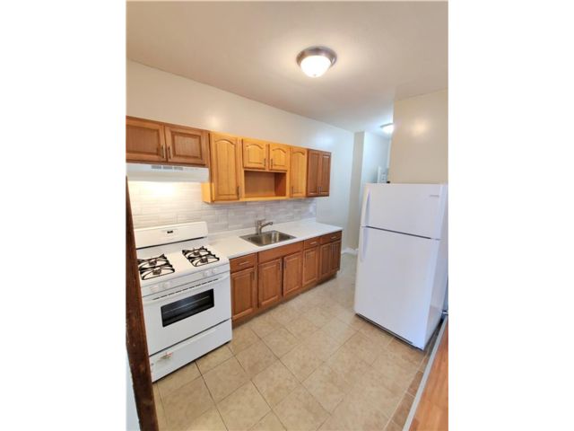  2 BR,  1.00 BTH &nbsp;Multi-family style home in Brownsville