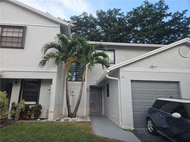  3 BR,  2.50 BTH &nbsp; style home in Cooper City